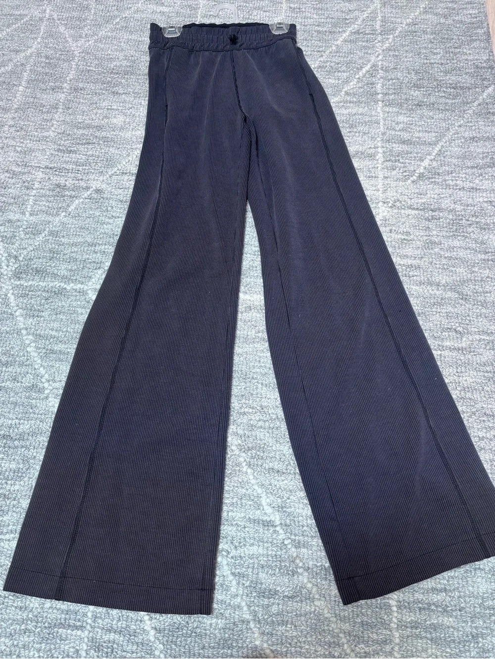 Lululemon Ribbed Softstreme High-Rise Pant 32.5